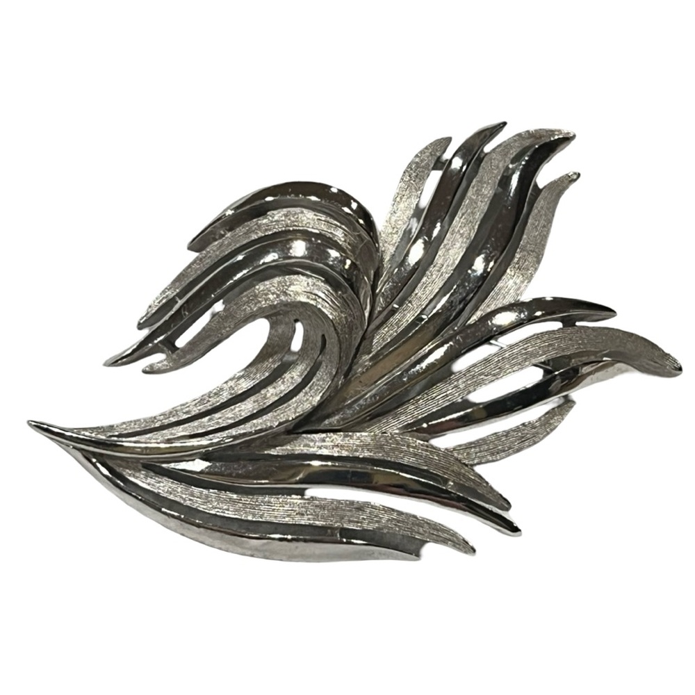 Vintage Trifari Silver Tone Abstract Swirl Leaf or Wave Brooch Pin